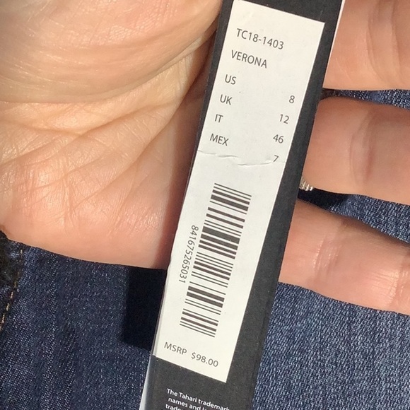 TAHARI NEW - Sz 8 / 29 - classic skinny jeans - soft feel & comfy stretch - Picture 5 of 7